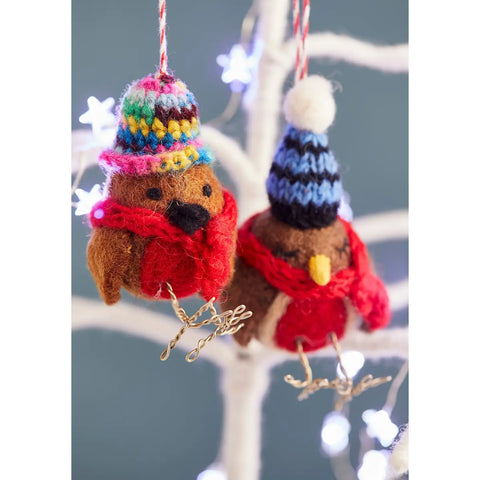 Standing Robin in Knitted Hat & Scarf