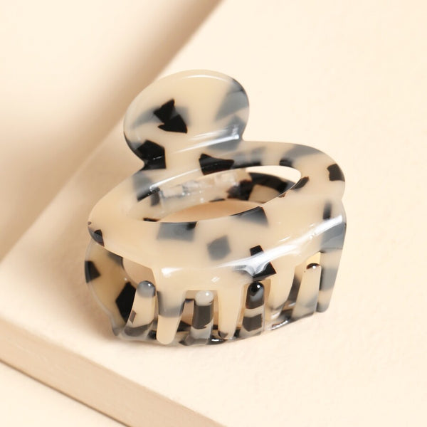 Tortoiseshell Oval Hair Claw