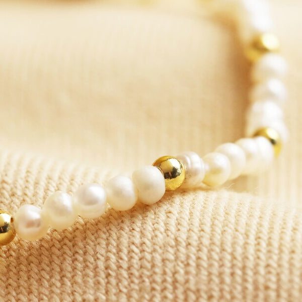 Round Clasp & Pearls Bracelet